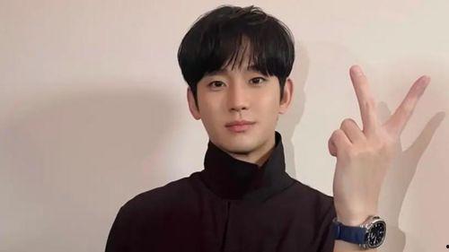 娱乐圈爆料记者,揭秘明星幕后故事